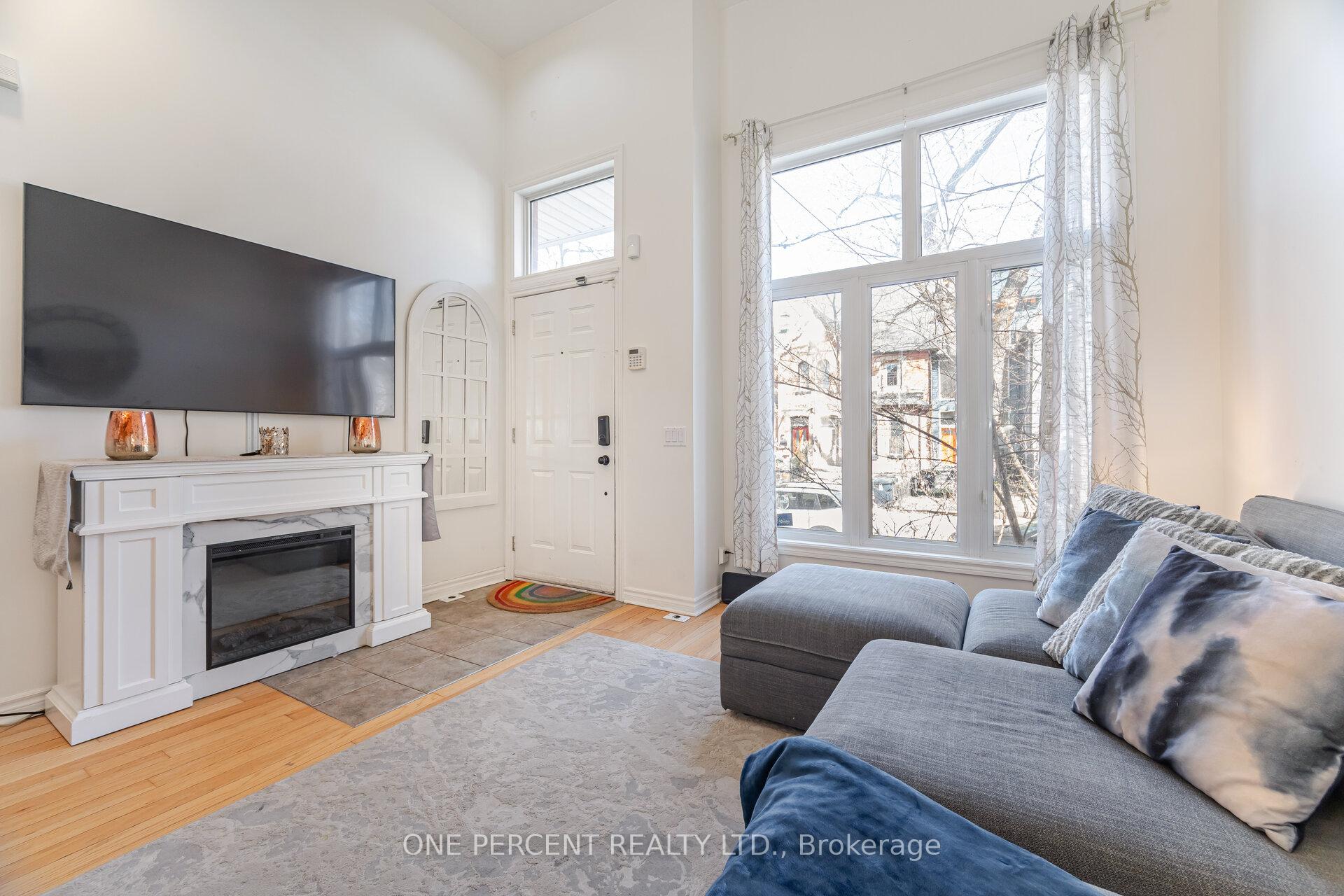 Photo 6 of 252B Berkeley Street, Toronto, Moss Park — HOMEH