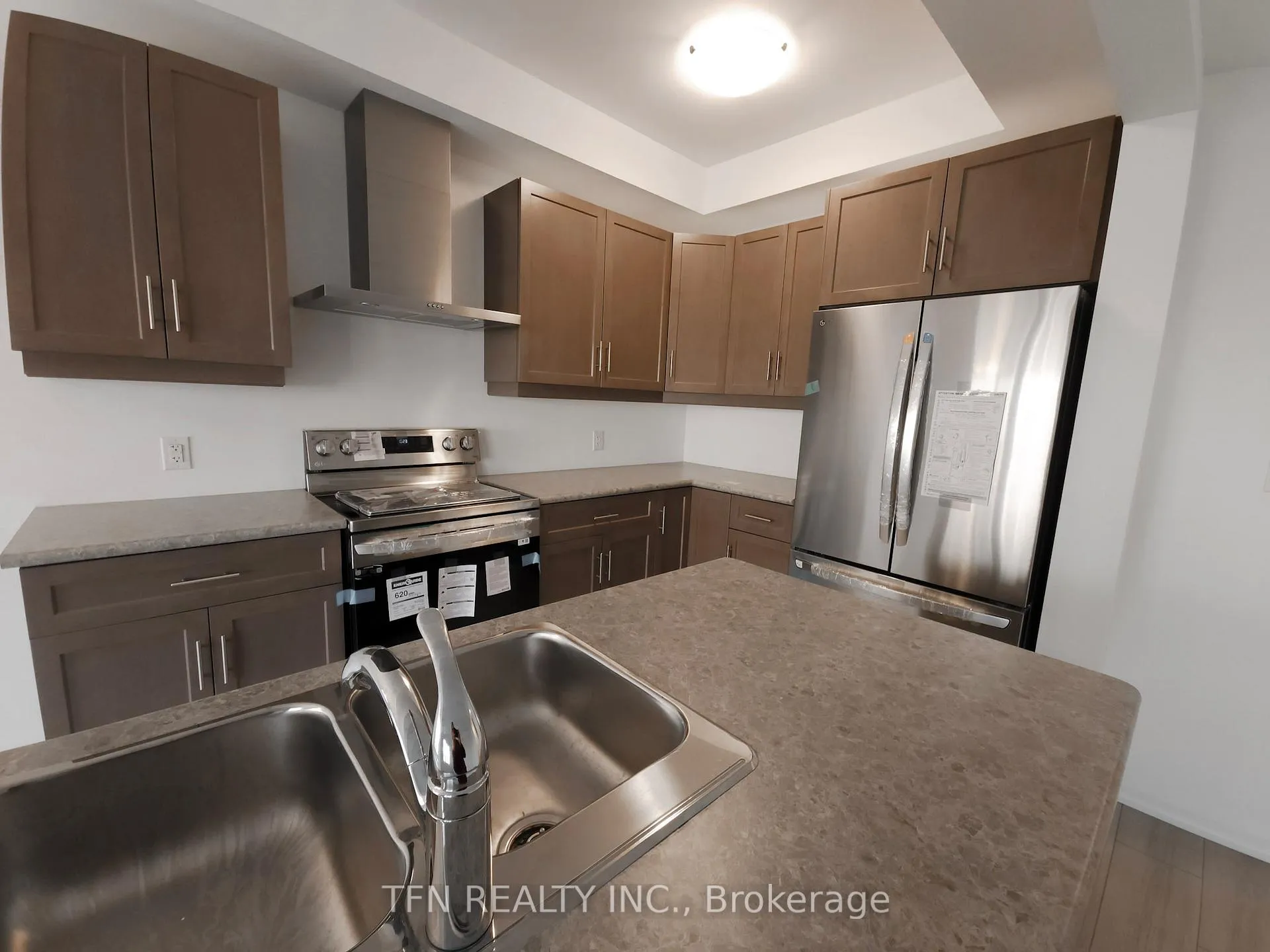 Photo 6 of 180 Bur Oak Drive, Thorold, Confederation Heights — HOMEH