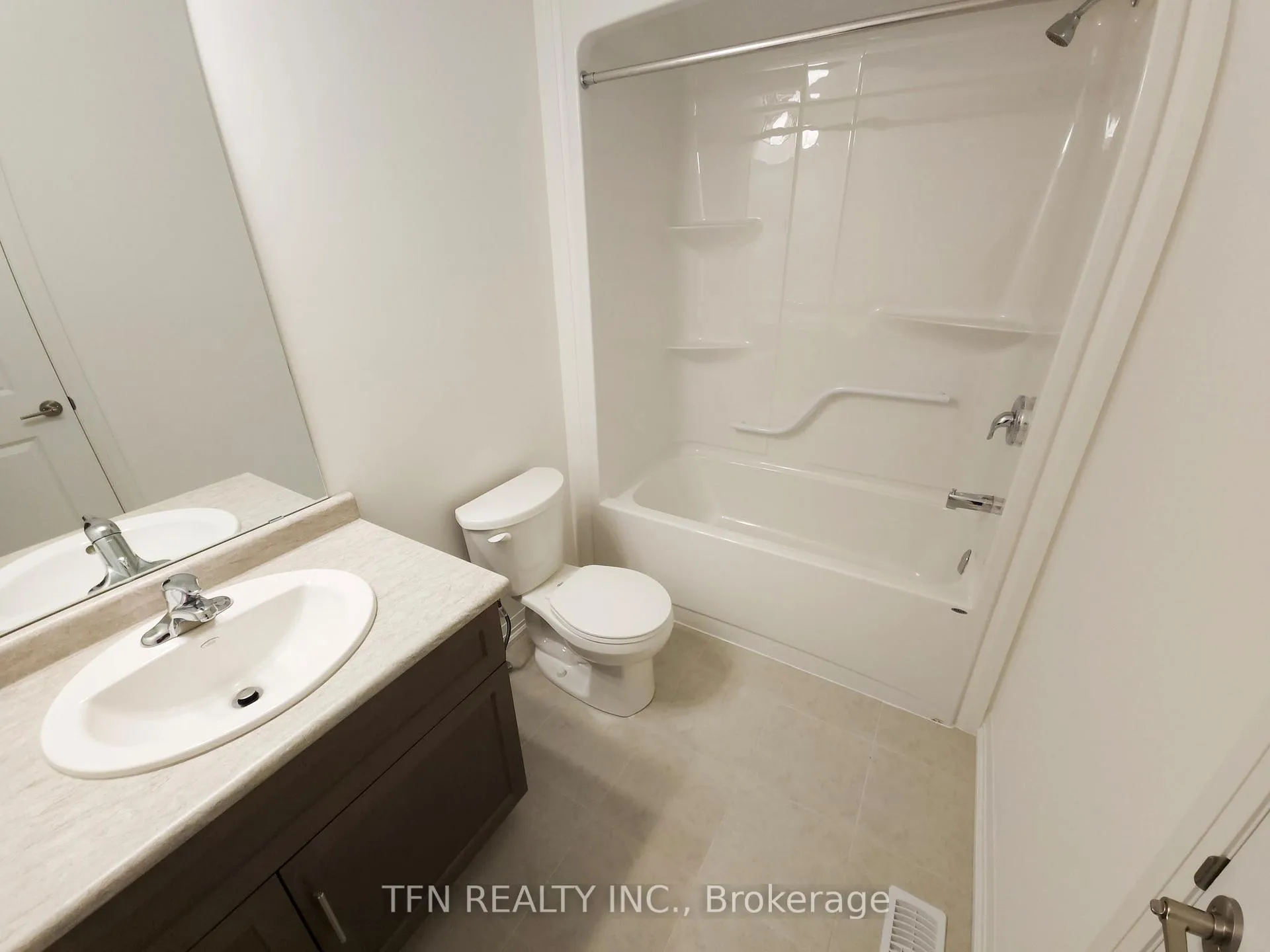 Photo 14 of 180 Bur Oak Drive, Thorold, Confederation Heights — HOMEH
