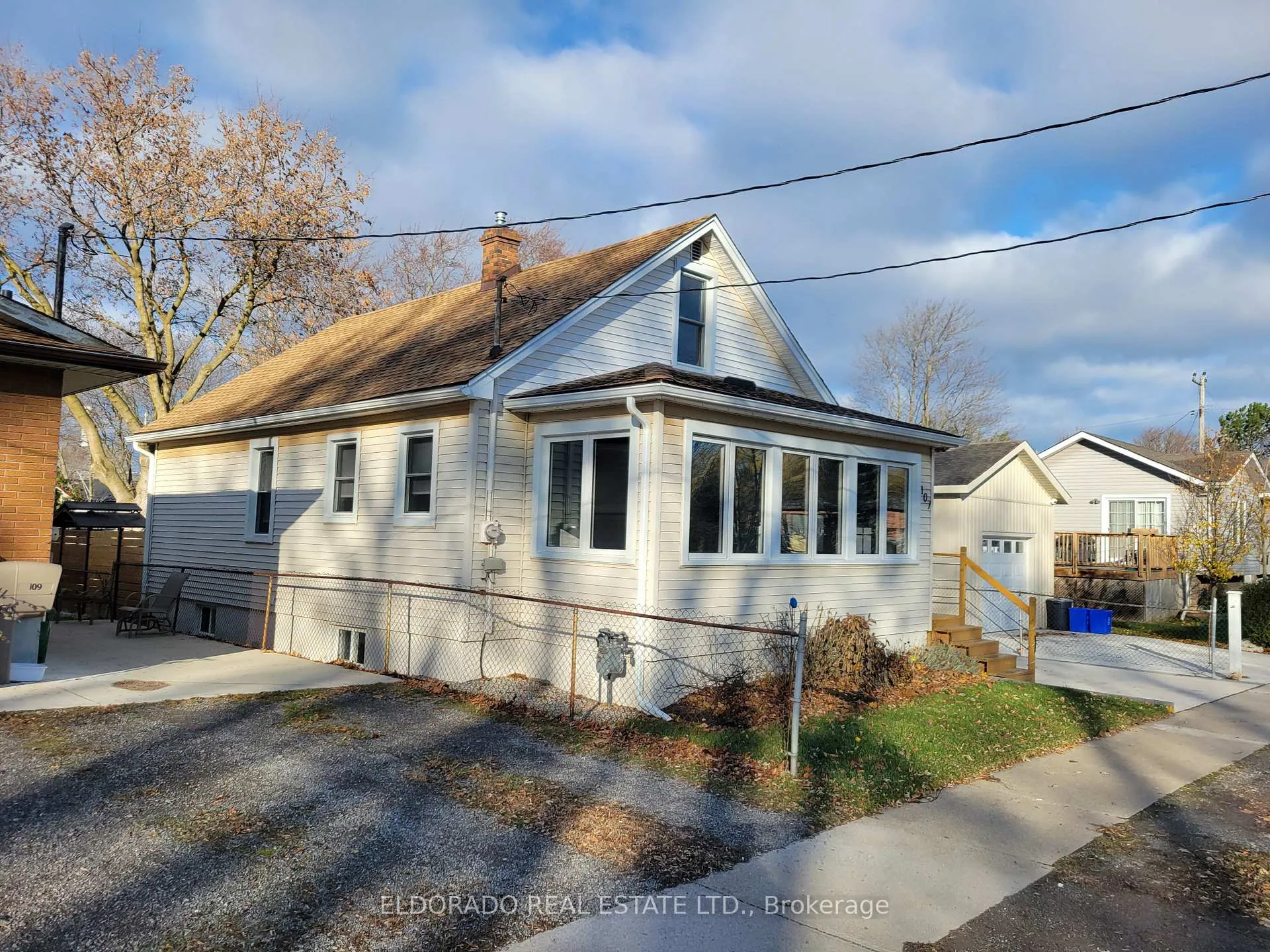 Photo 2 of 107 Mackan Street, Thorold, Allanburg/Thorold South — HOMEH