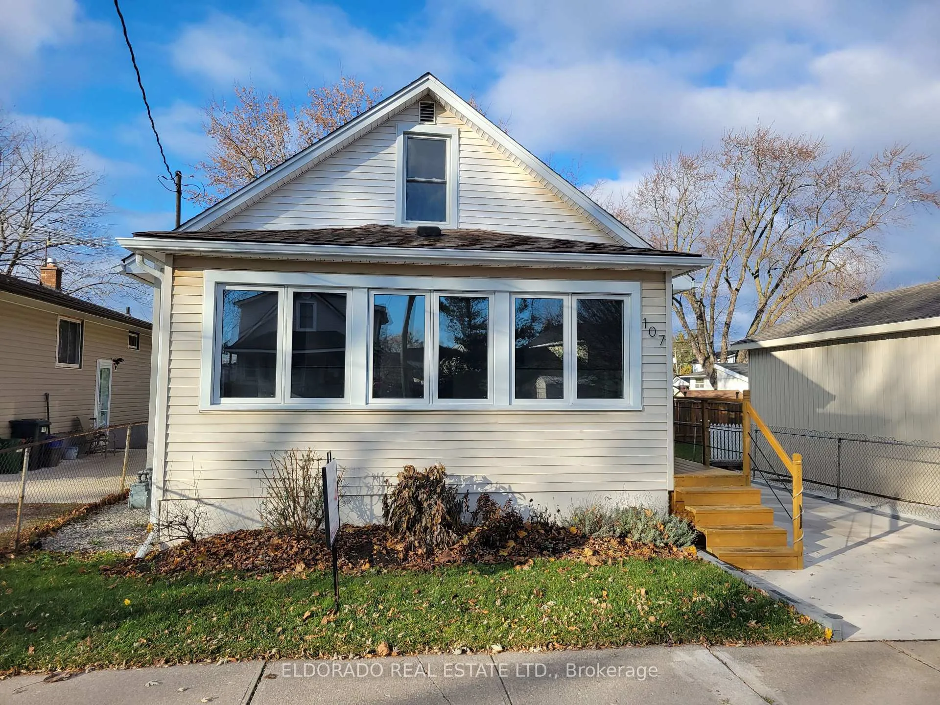 Photo 3 of 107 Mackan Street, Thorold, Allanburg/Thorold South — HOMEH