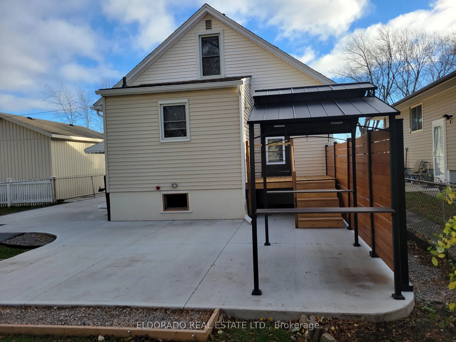 Photo 5 of 107 Mackan Street, Thorold, Allanburg/Thorold South — HOMEH
