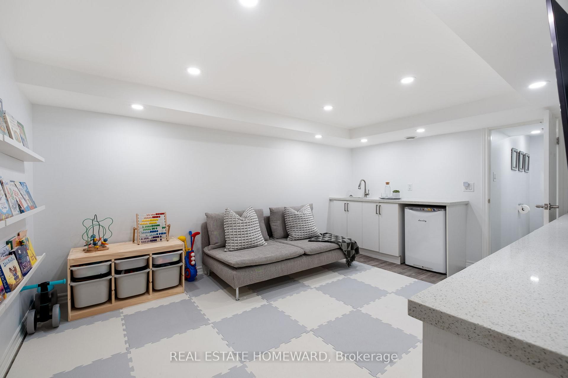 Photo 18 of 58 Columbine Avenue, Toronto, The Beaches — HOMEH