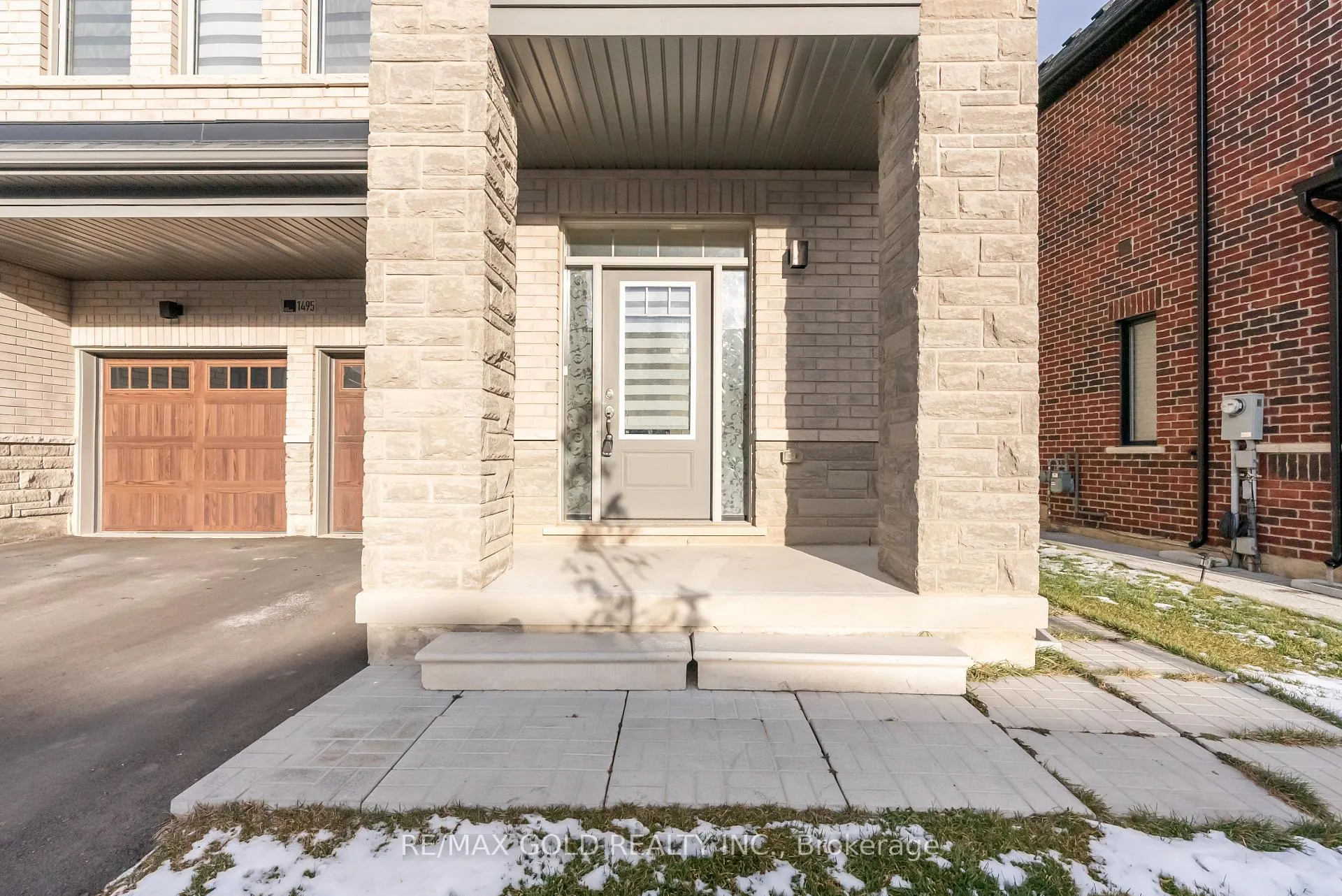 Photo 3 of 1495 Rose Way, Milton, Cobban — HOMEH