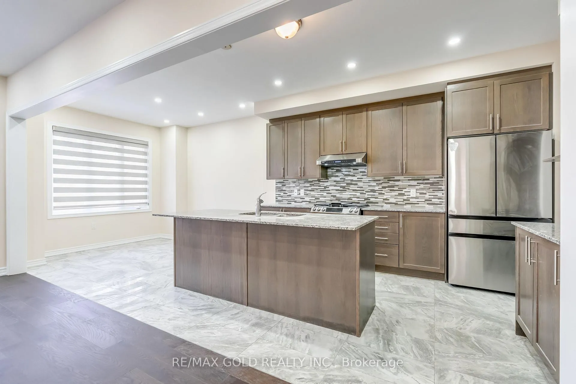 Photo 12 of 1495 Rose Way, Milton, Cobban — HOMEH