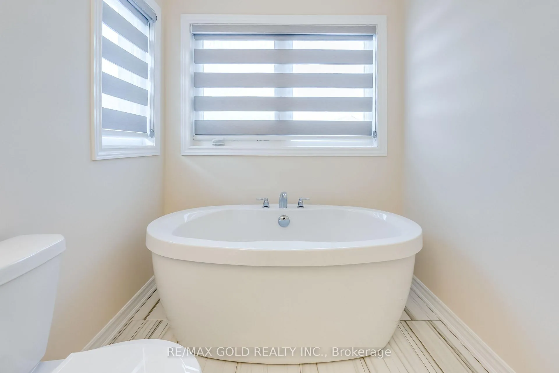 Photo 22 of 1495 Rose Way, Milton, Cobban — HOMEH