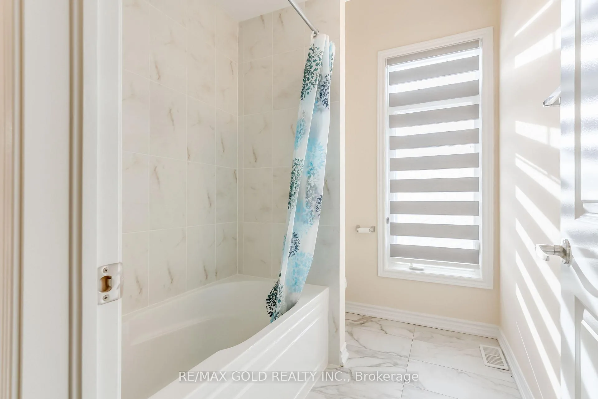Photo 29 of 1495 Rose Way, Milton, Cobban — HOMEH