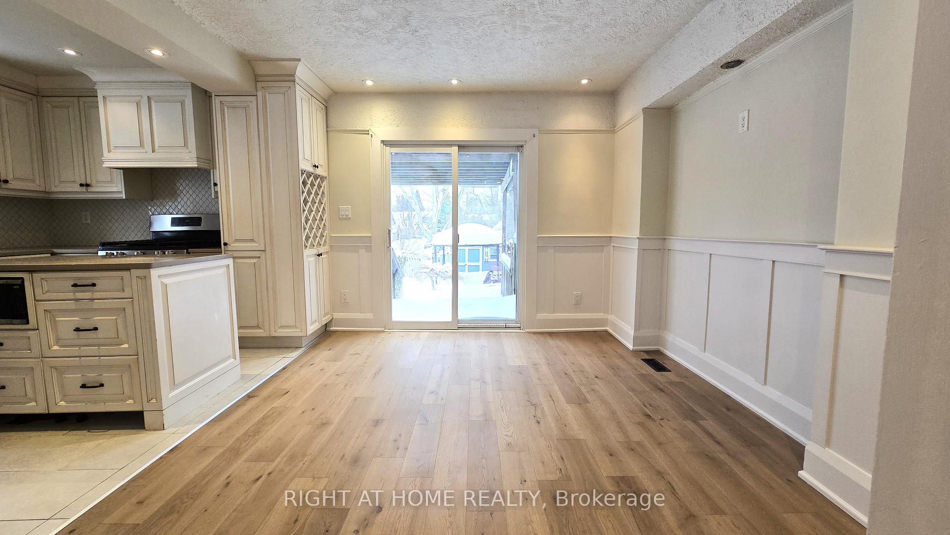 Photo 6 of 57 Parkhurst Boulevard, Toronto, Leaside — HOMEH