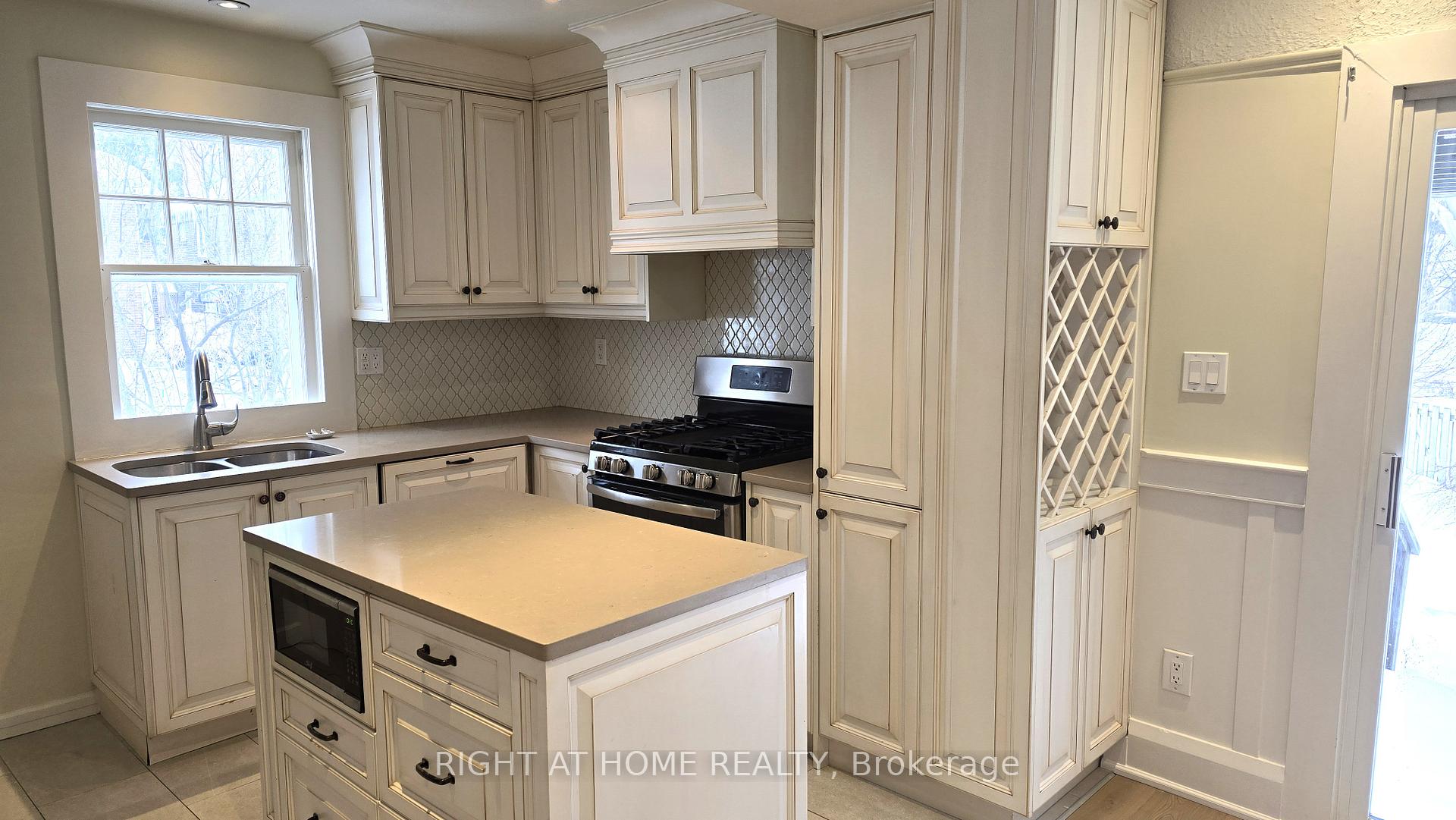 Photo 7 of 57 Parkhurst Boulevard, Toronto, Leaside — HOMEH