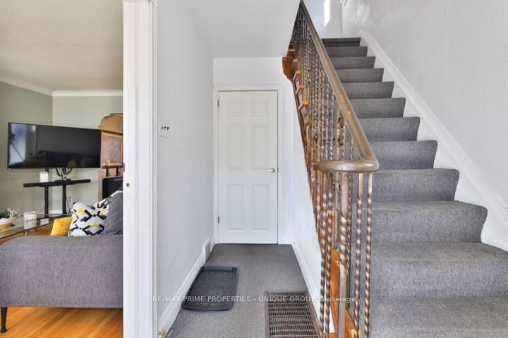 Photo 4 of 732 Eglinton Avenue E, Toronto, Leaside — HOMEH