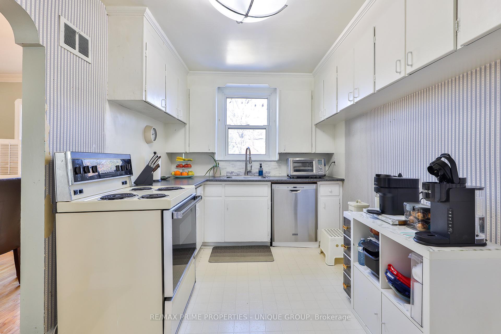 Photo 13 of 732 Eglinton Avenue E, Toronto, Leaside — HOMEH