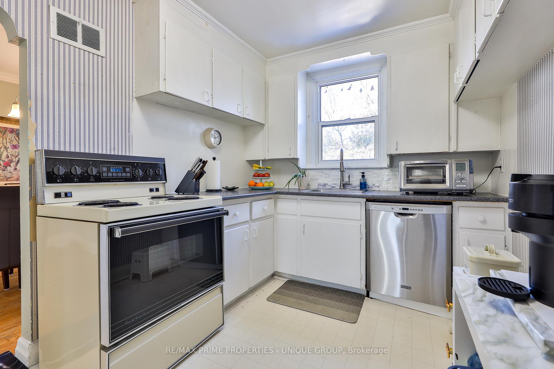 Photo 14 of 732 Eglinton Avenue E, Toronto, Leaside — HOMEH