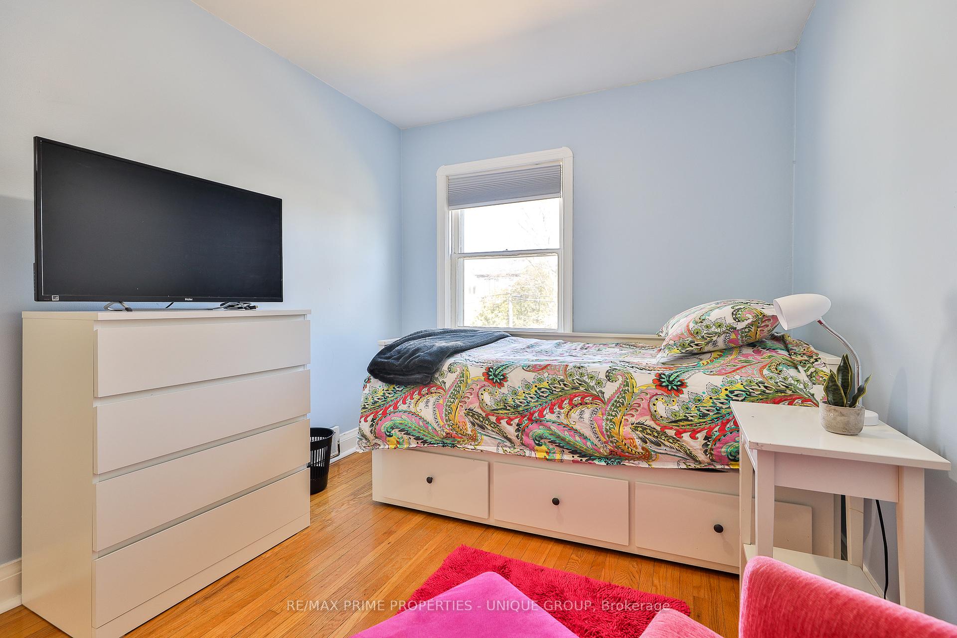Photo 30 of 732 Eglinton Avenue E, Toronto, Leaside — HOMEH