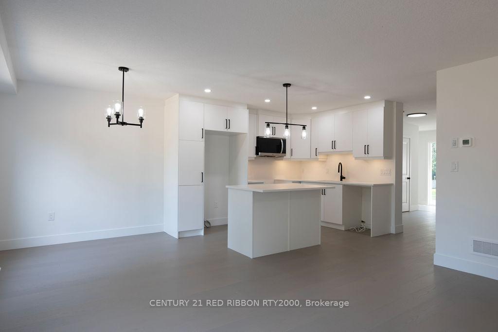 Photo 4 of 124 Burns Street, Strathroy-Caradoc, SW — HOMEH