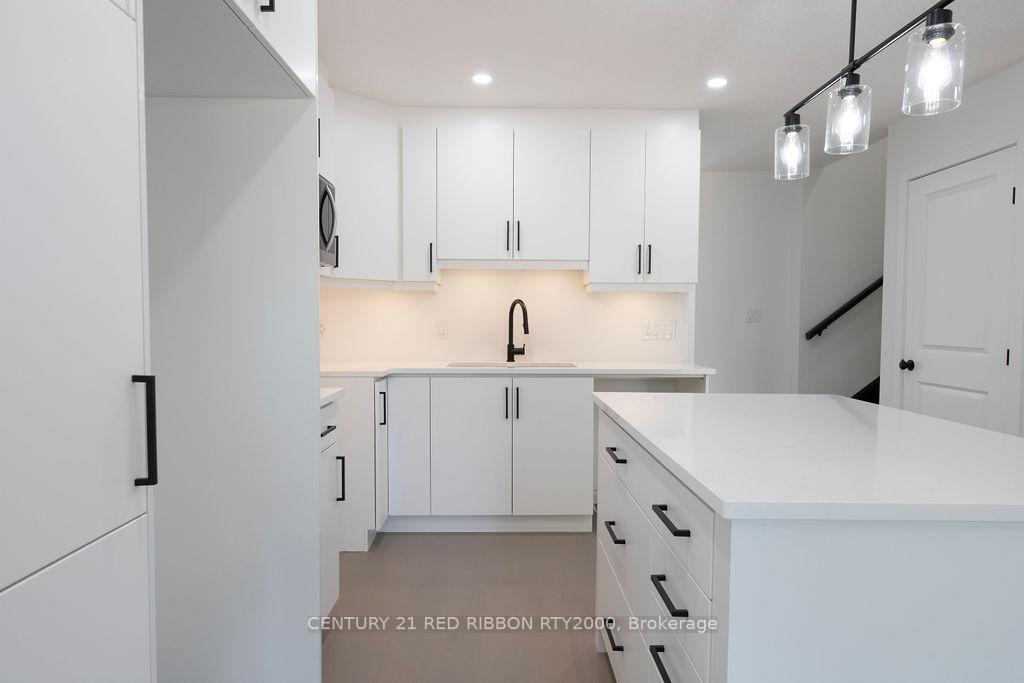 Photo 8 of 124 Burns Street, Strathroy-Caradoc, SW — HOMEH