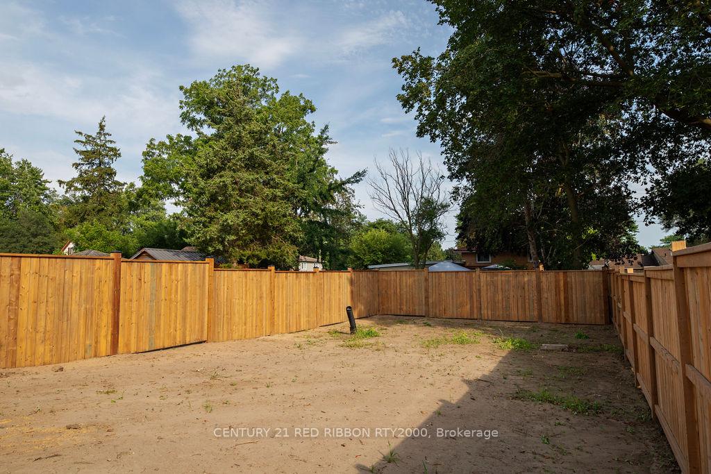 Photo 33 of 124 Burns Street, Strathroy-Caradoc, SW — HOMEH