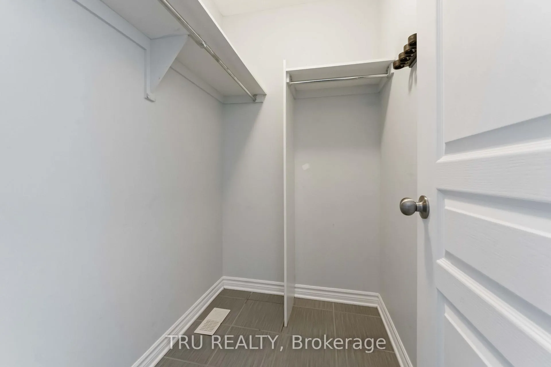 Photo 21 of 161 Claridge Drive, Ottawa, Barrhaven - Longfields — HOMEH