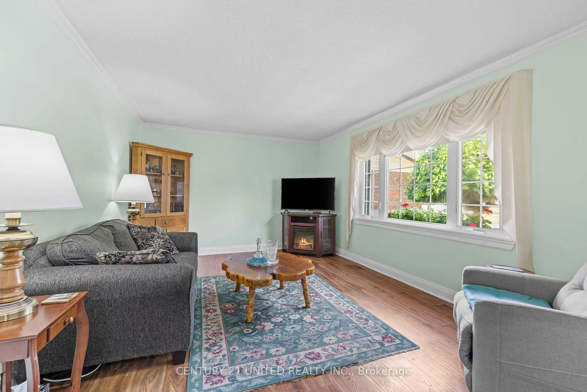 Photo 5 of 291 Sunset Boulevard, Peterborough, Northcrest Ward 5 — HOMEH