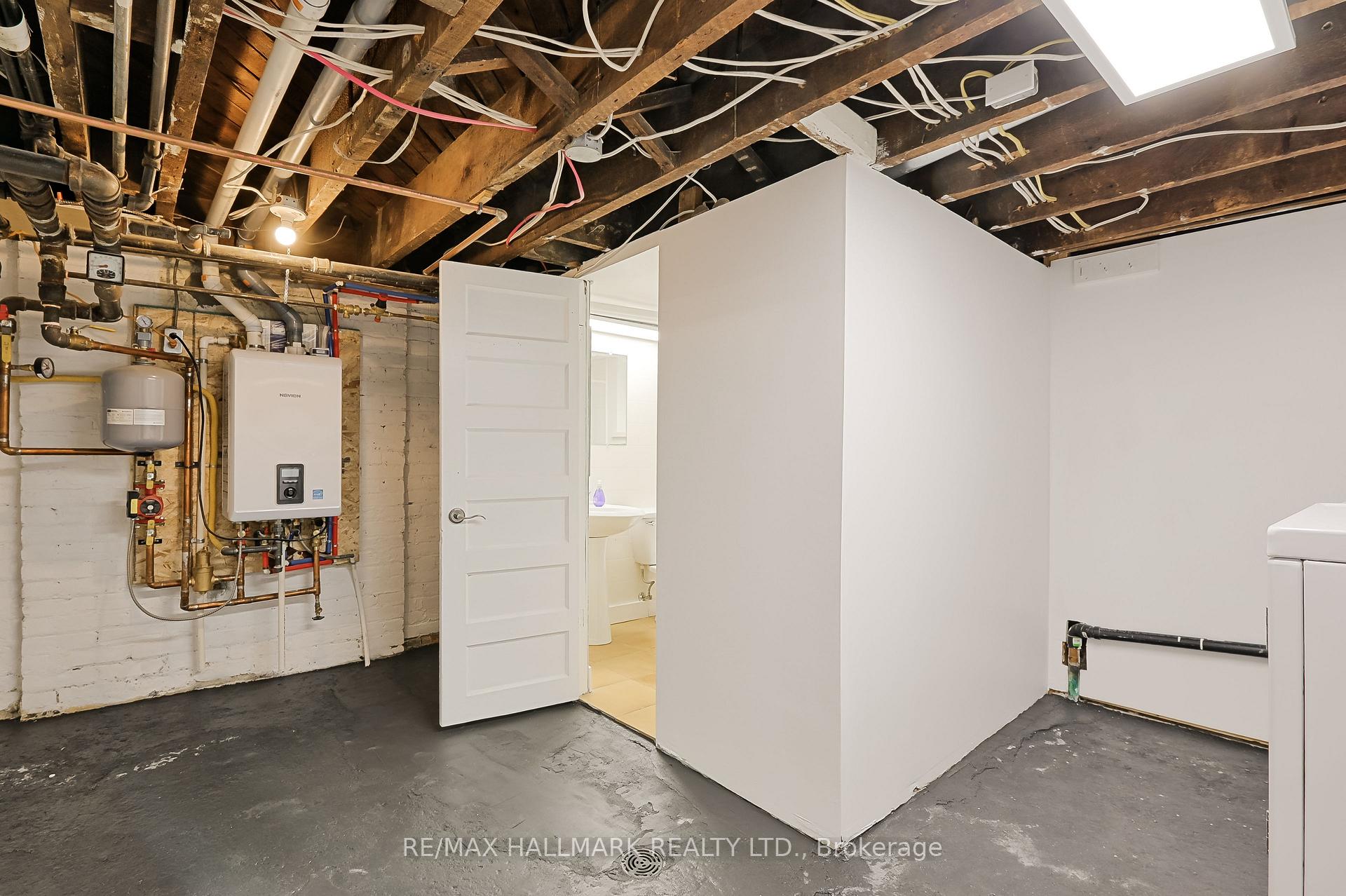 Photo 33 of 333 Sackville Street, Toronto, Cabbagetown-South St. James Town — HOMEH