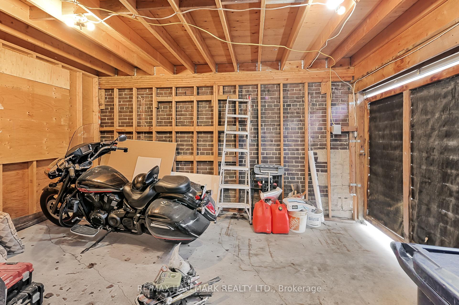 Photo 37 of 333 Sackville Street, Toronto, Cabbagetown-South St. James Town — HOMEH