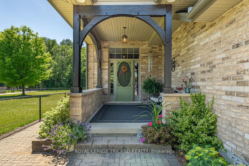 Photo 4 of 60 Forest Grove Crescent, Thames Centre, Dorchester — HOMEH