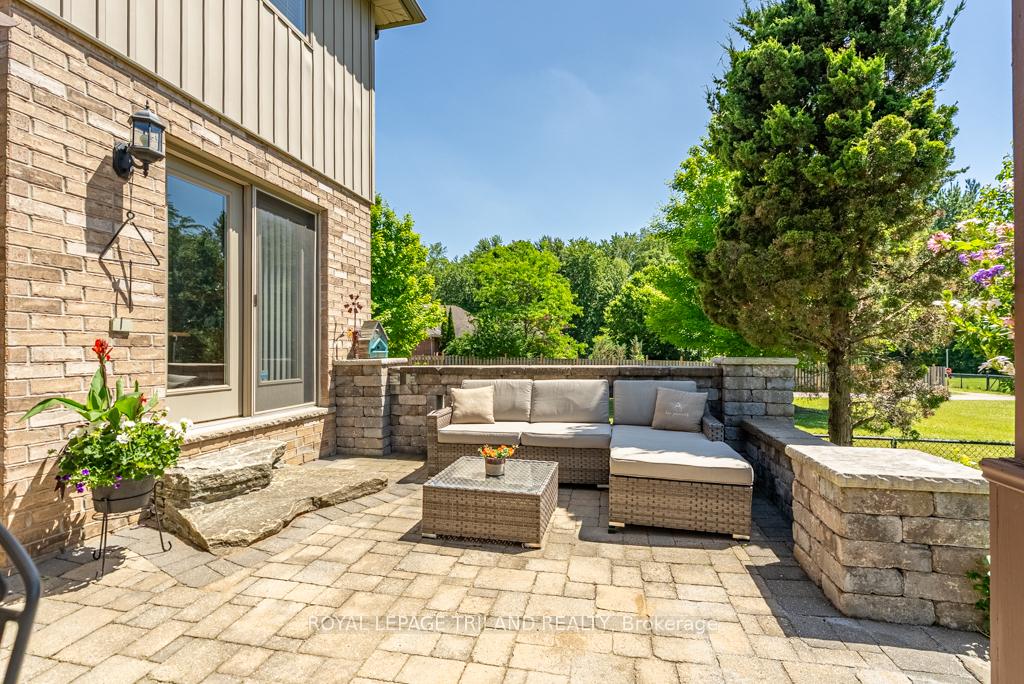 Photo 12 of 60 Forest Grove Crescent, Thames Centre, Dorchester — HOMEH