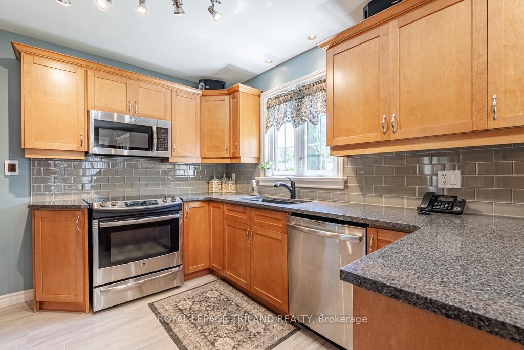 Photo 25 of 60 Forest Grove Crescent, Thames Centre, Dorchester — HOMEH