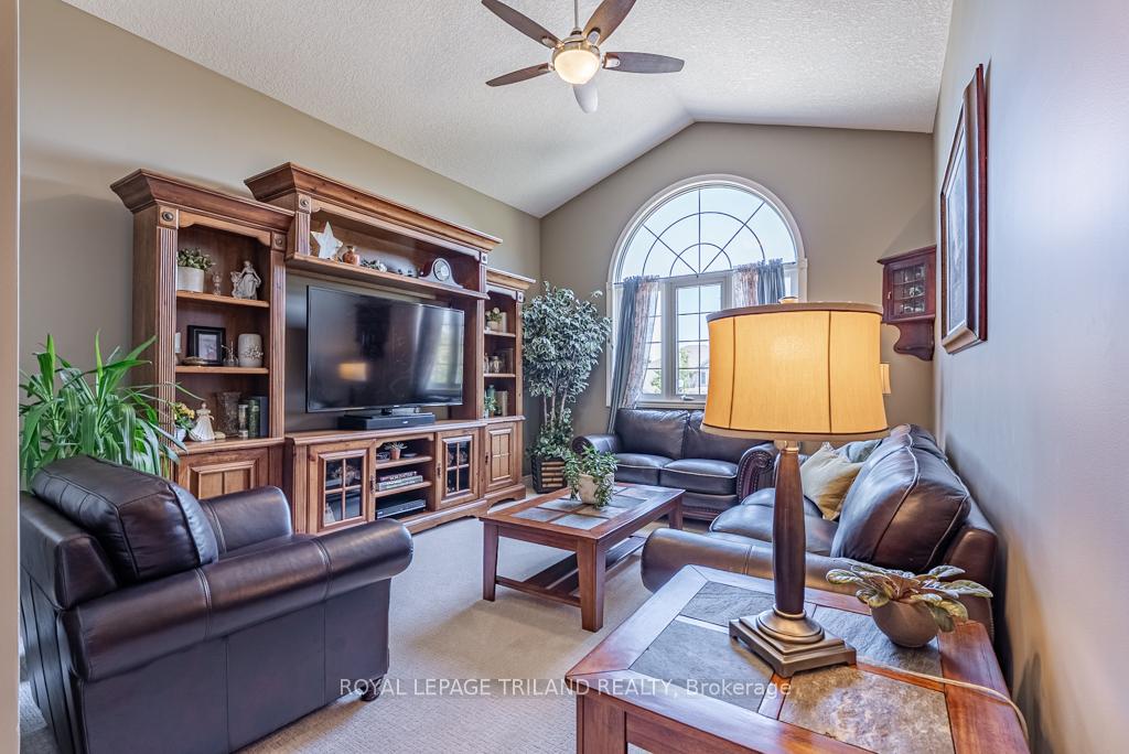 Photo 28 of 60 Forest Grove Crescent, Thames Centre, Dorchester — HOMEH