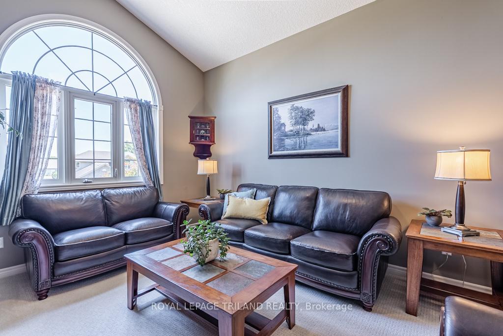 Photo 29 of 60 Forest Grove Crescent, Thames Centre, Dorchester — HOMEH