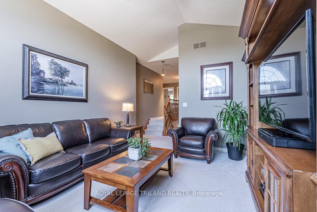 Photo 30 of 60 Forest Grove Crescent, Thames Centre, Dorchester — HOMEH