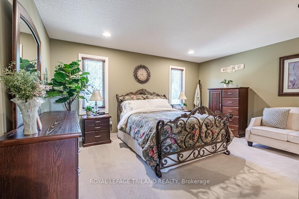 Photo 33 of 60 Forest Grove Crescent, Thames Centre, Dorchester — HOMEH