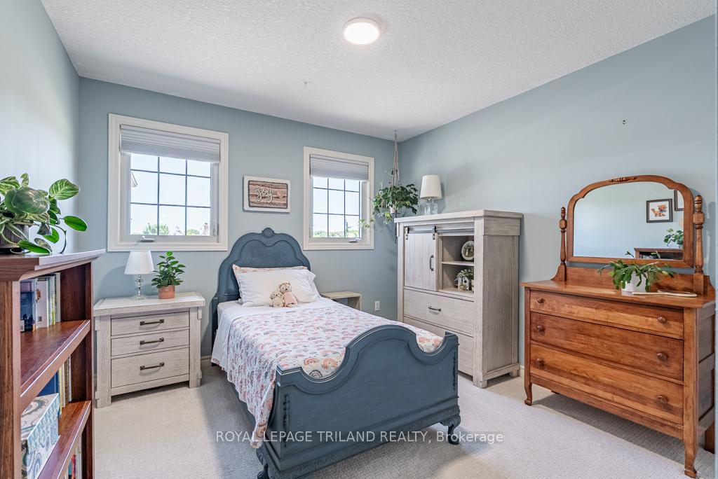 Photo 36 of 60 Forest Grove Crescent, Thames Centre, Dorchester — HOMEH