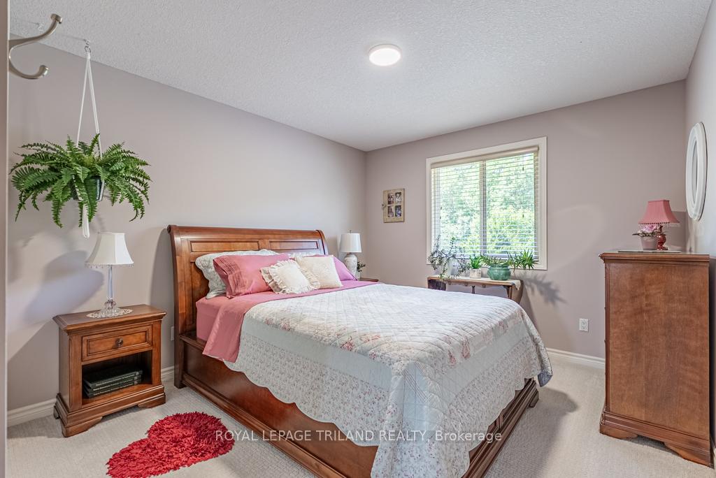 Photo 38 of 60 Forest Grove Crescent, Thames Centre, Dorchester — HOMEH