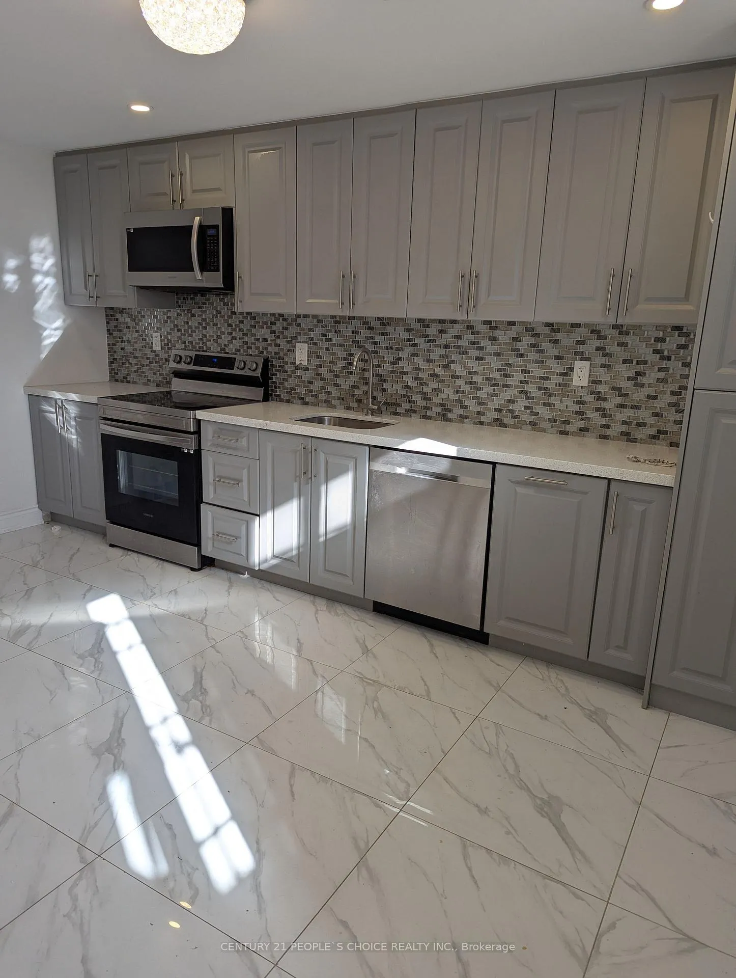 Photo 2 of Unit Lower, 447 Rivermont Road, Brampton, Brampton South — HOMEH