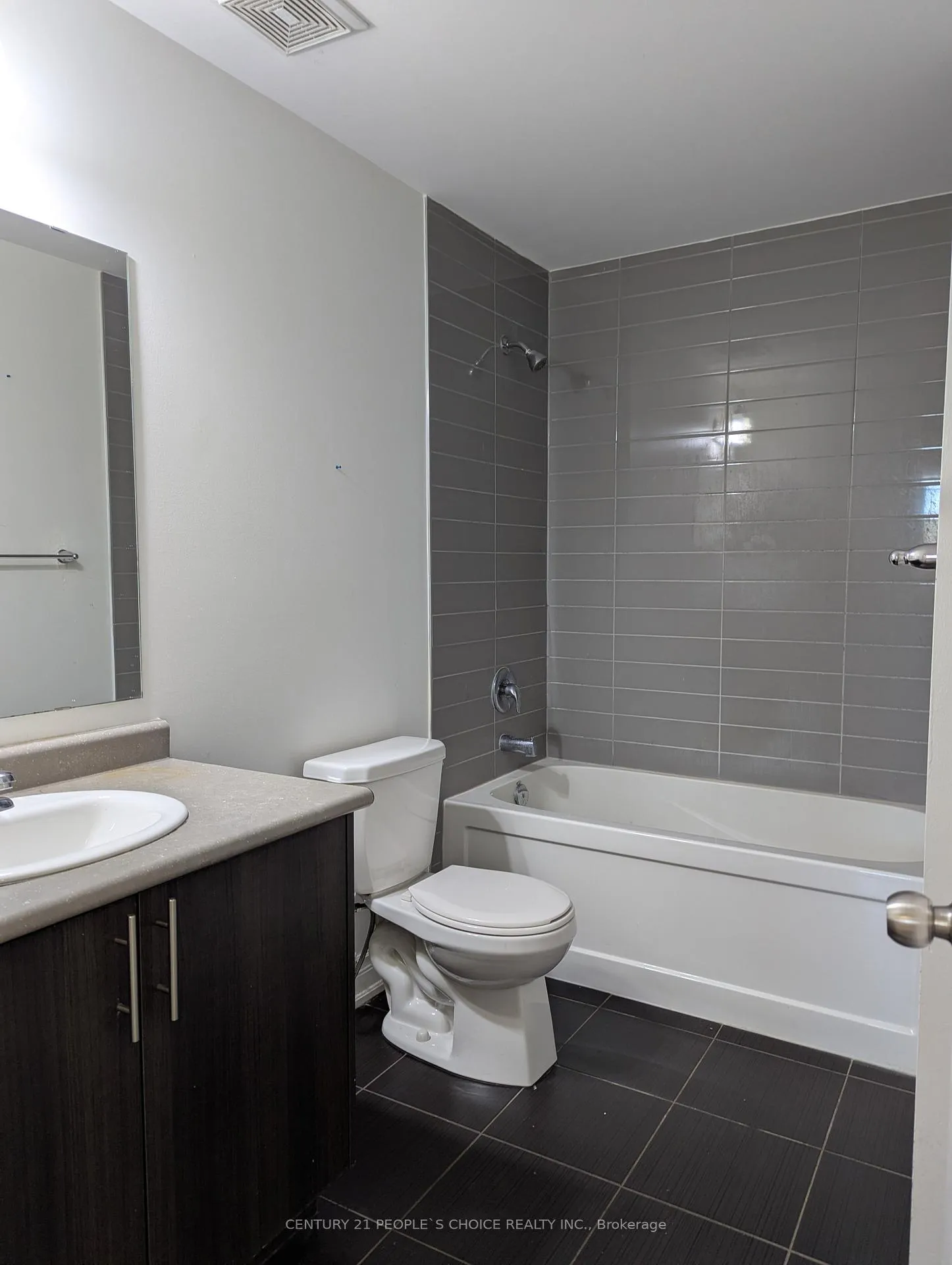 Photo 5 of Unit Lower, 447 Rivermont Road, Brampton, Brampton South — HOMEH