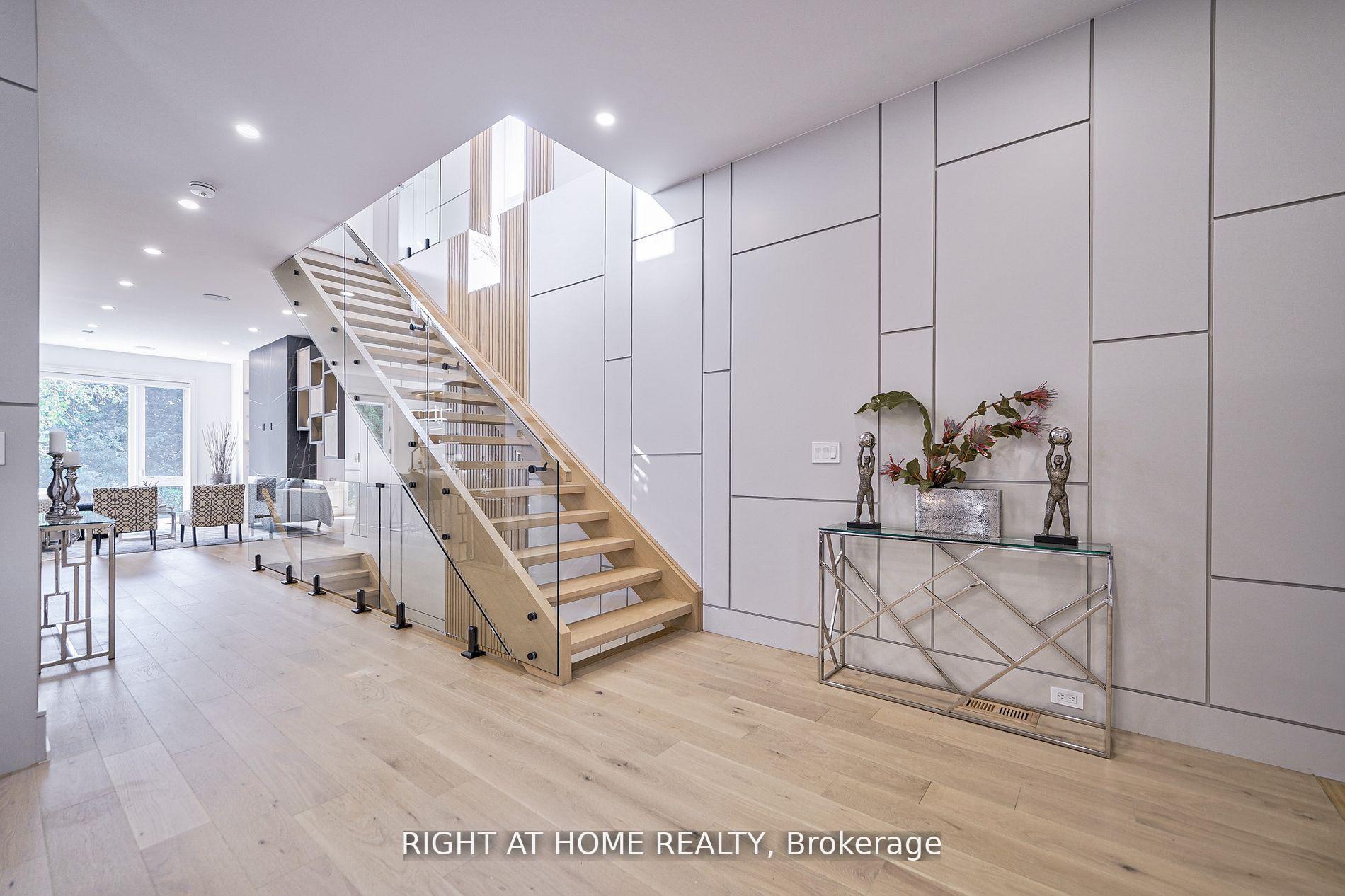 Photo 3 of 333 Woodmount Avenue, Toronto, East York — HOMEH