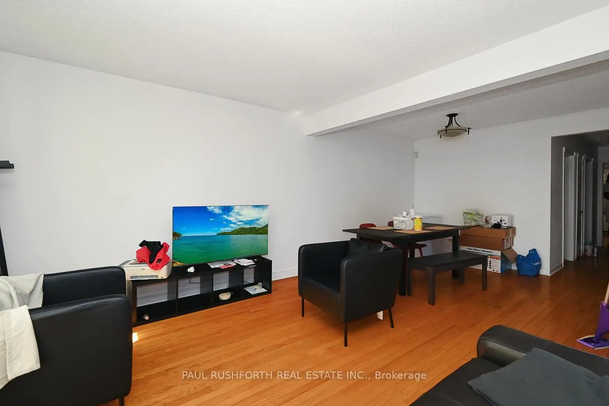 Photo 3 of 845 Trojan Avenue, Ottawa, Castle Heights/Rideau High — HOMEH