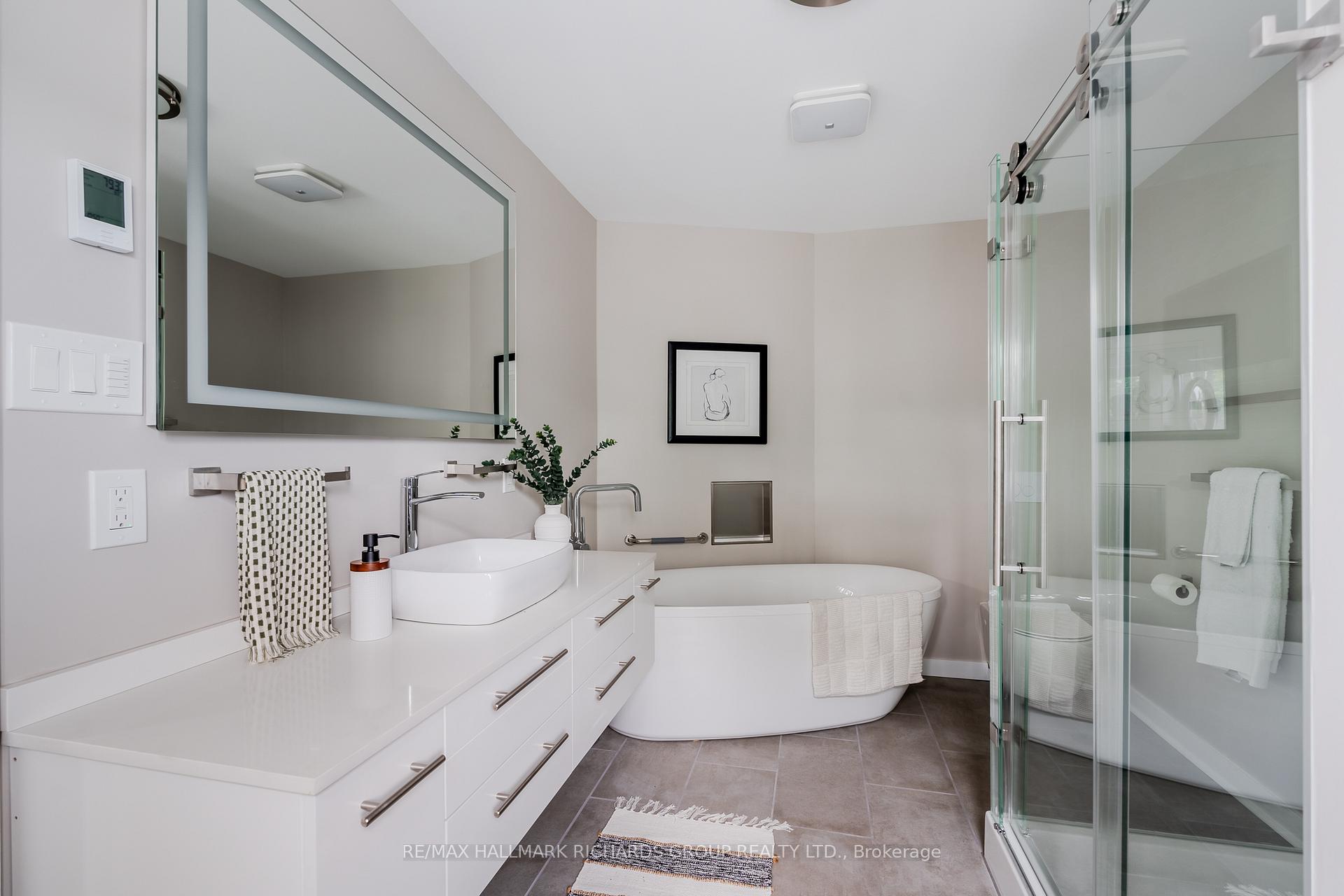 Photo 14 of 156 Eastwood Road, Toronto, Woodbine Corridor — HOMEH