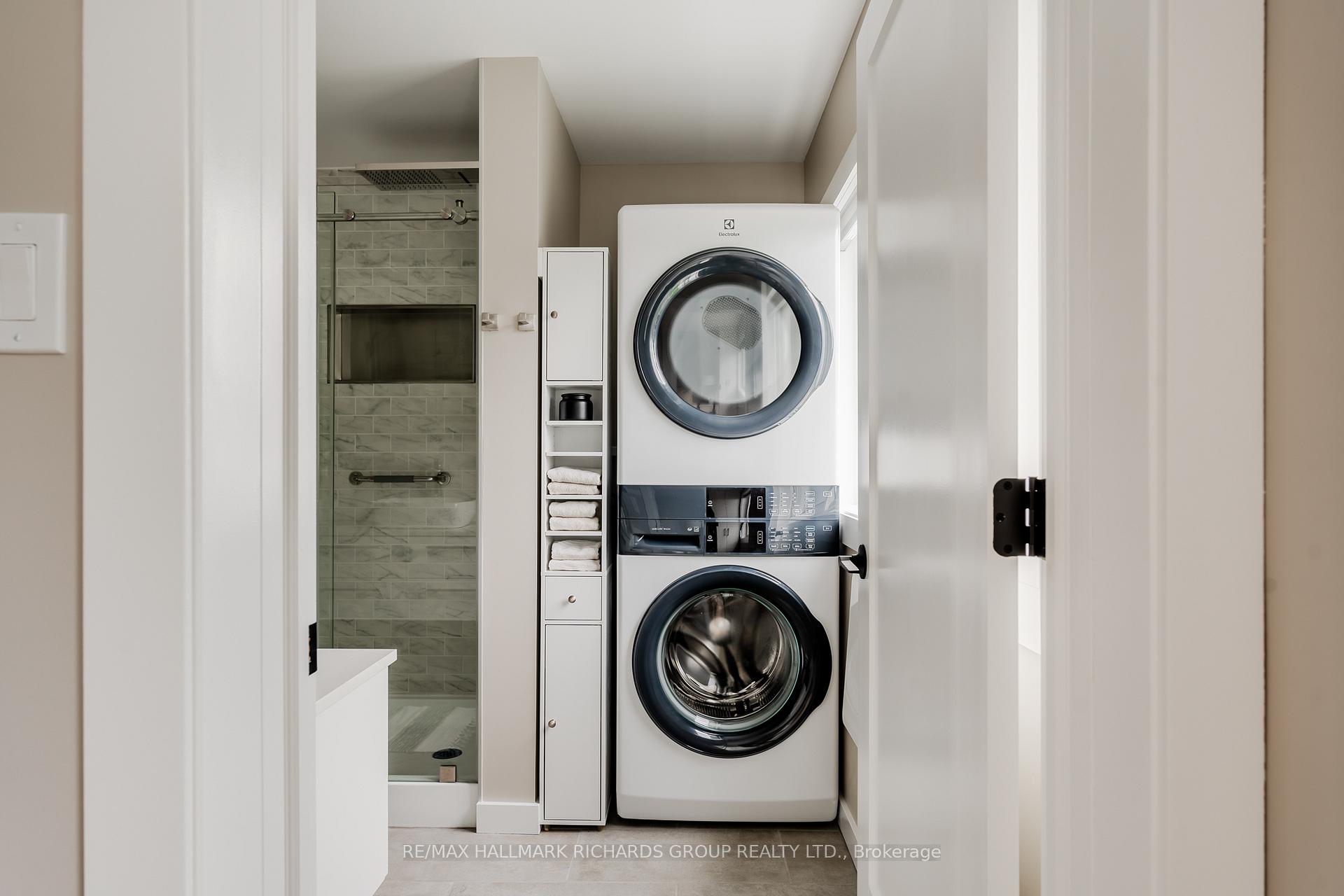 Photo 15 of 156 Eastwood Road, Toronto, Woodbine Corridor — HOMEH
