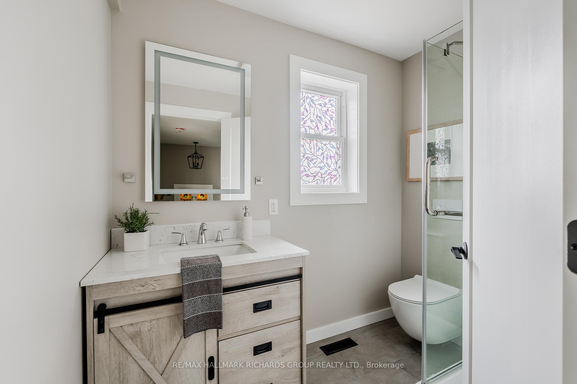 Photo 18 of 156 Eastwood Road, Toronto, Woodbine Corridor — HOMEH