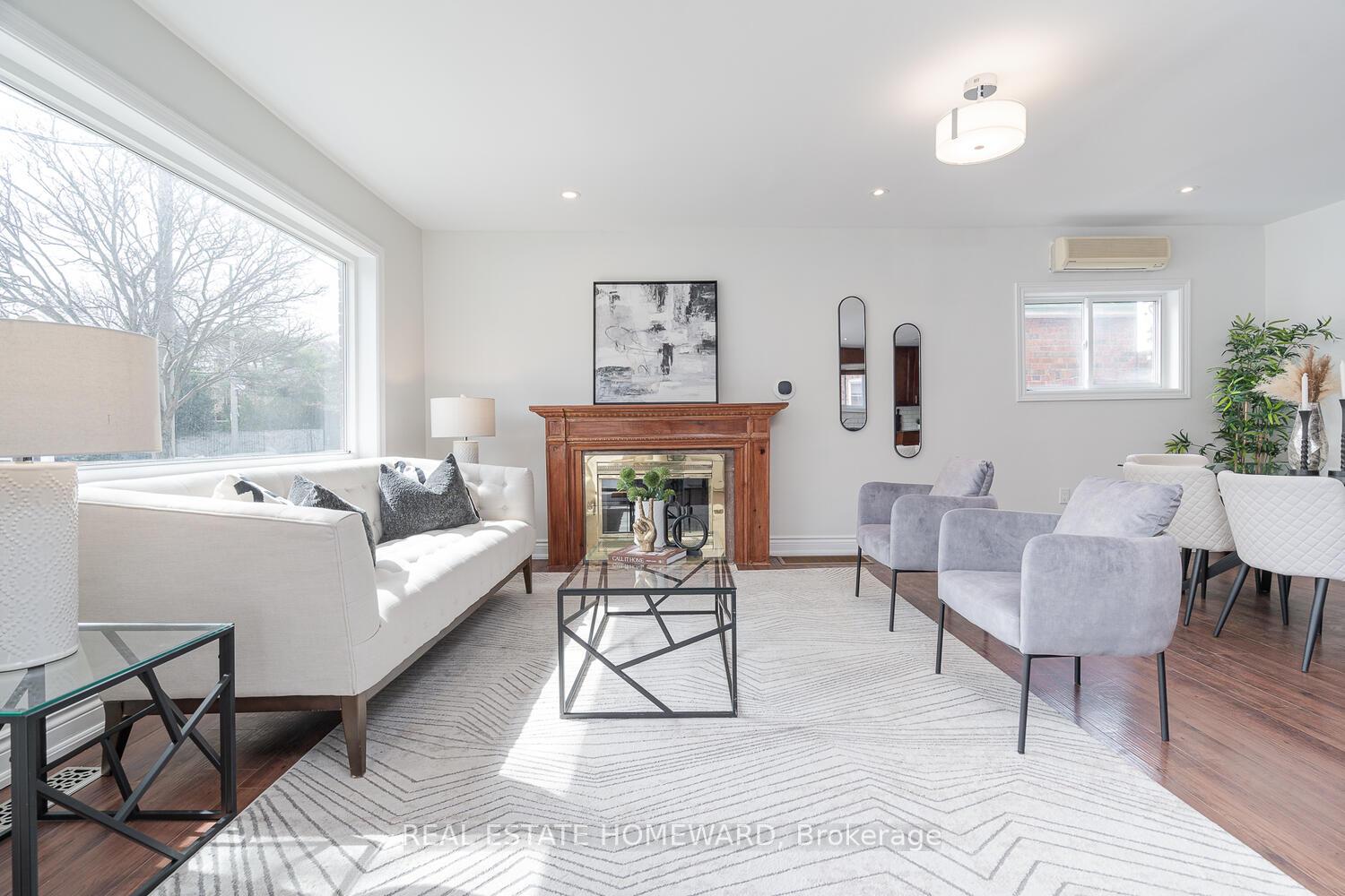 Photo 3 of 726 Eglinton Avenue E, Toronto, Leaside — HOMEH
