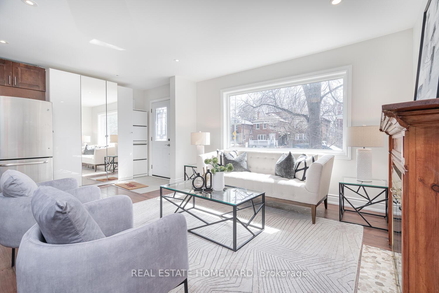 Photo 5 of 726 Eglinton Avenue E, Toronto, Leaside — HOMEH