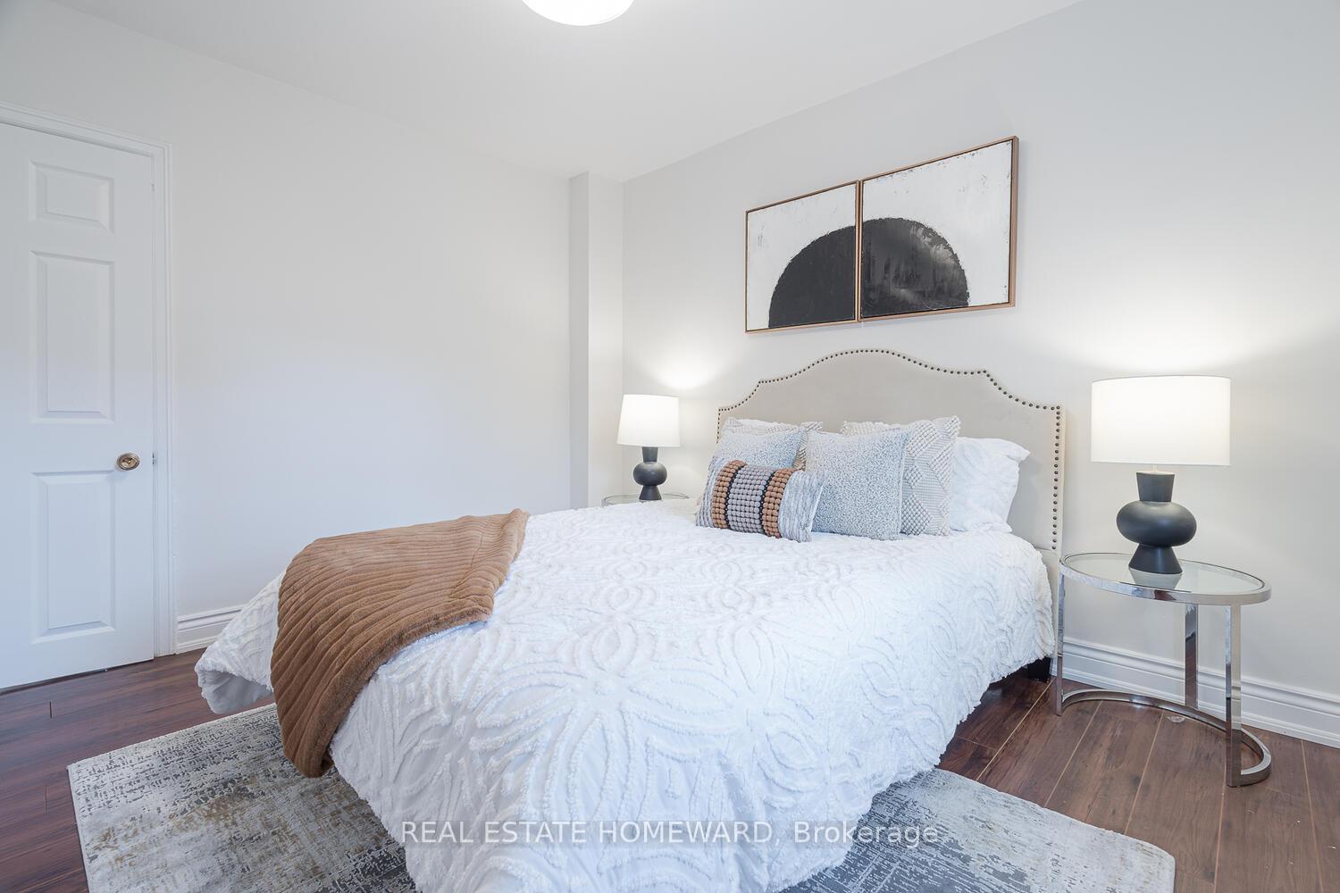 Photo 11 of 726 Eglinton Avenue E, Toronto, Leaside — HOMEH