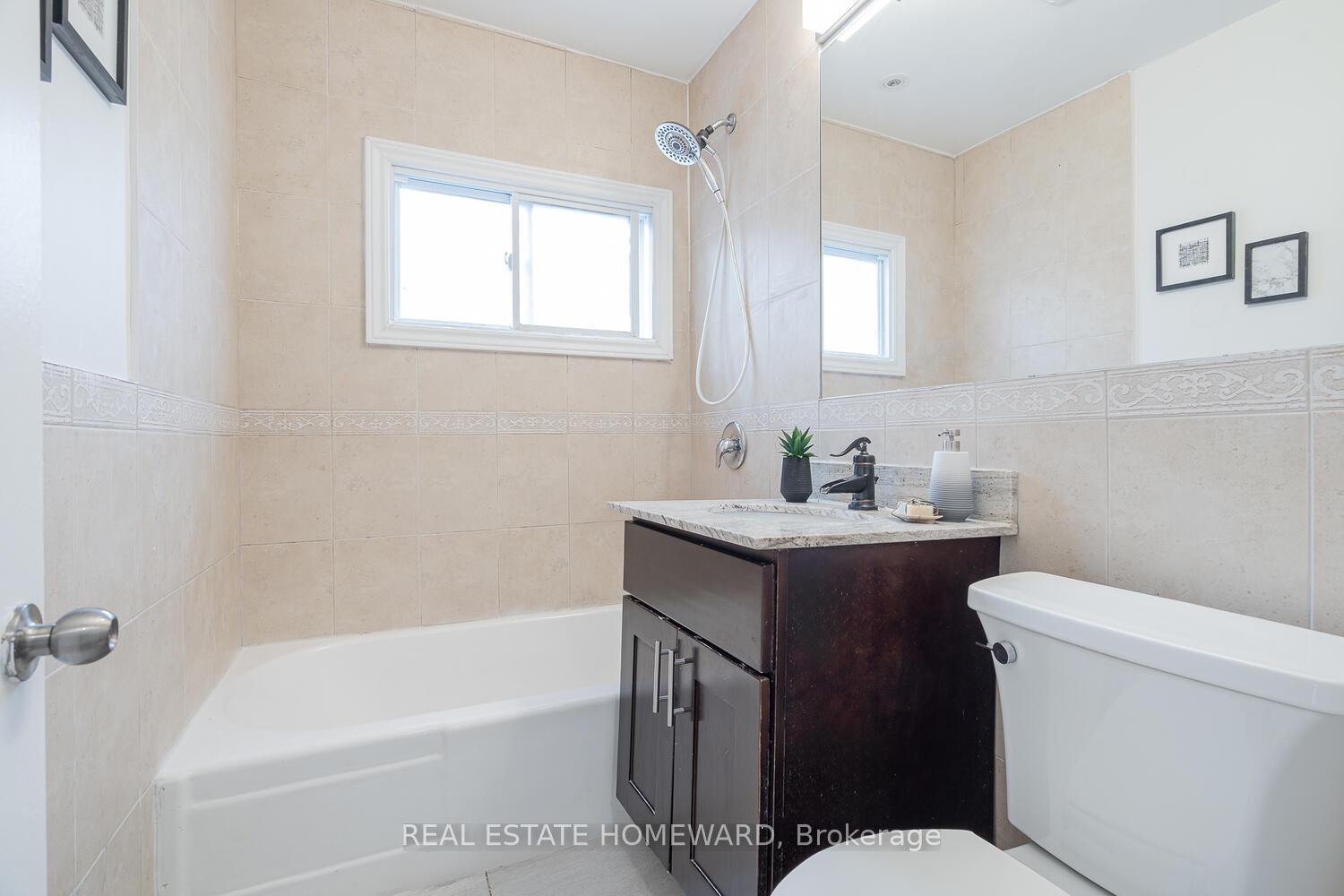 Photo 13 of 726 Eglinton Avenue E, Toronto, Leaside — HOMEH