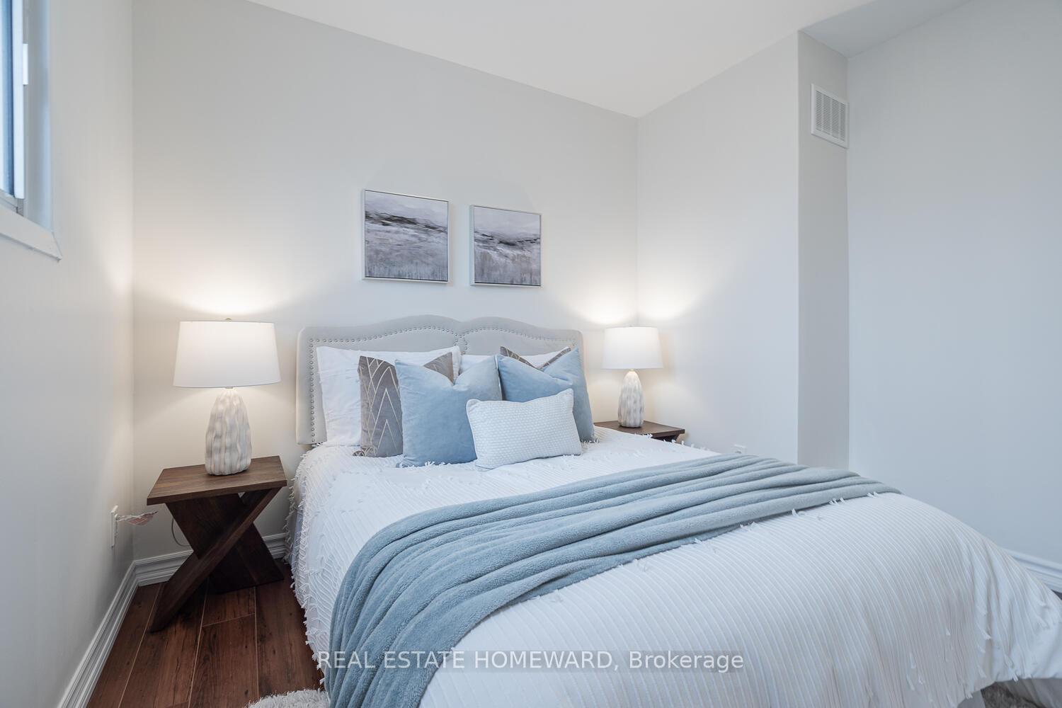 Photo 20 of 726 Eglinton Avenue E, Toronto, Leaside — HOMEH