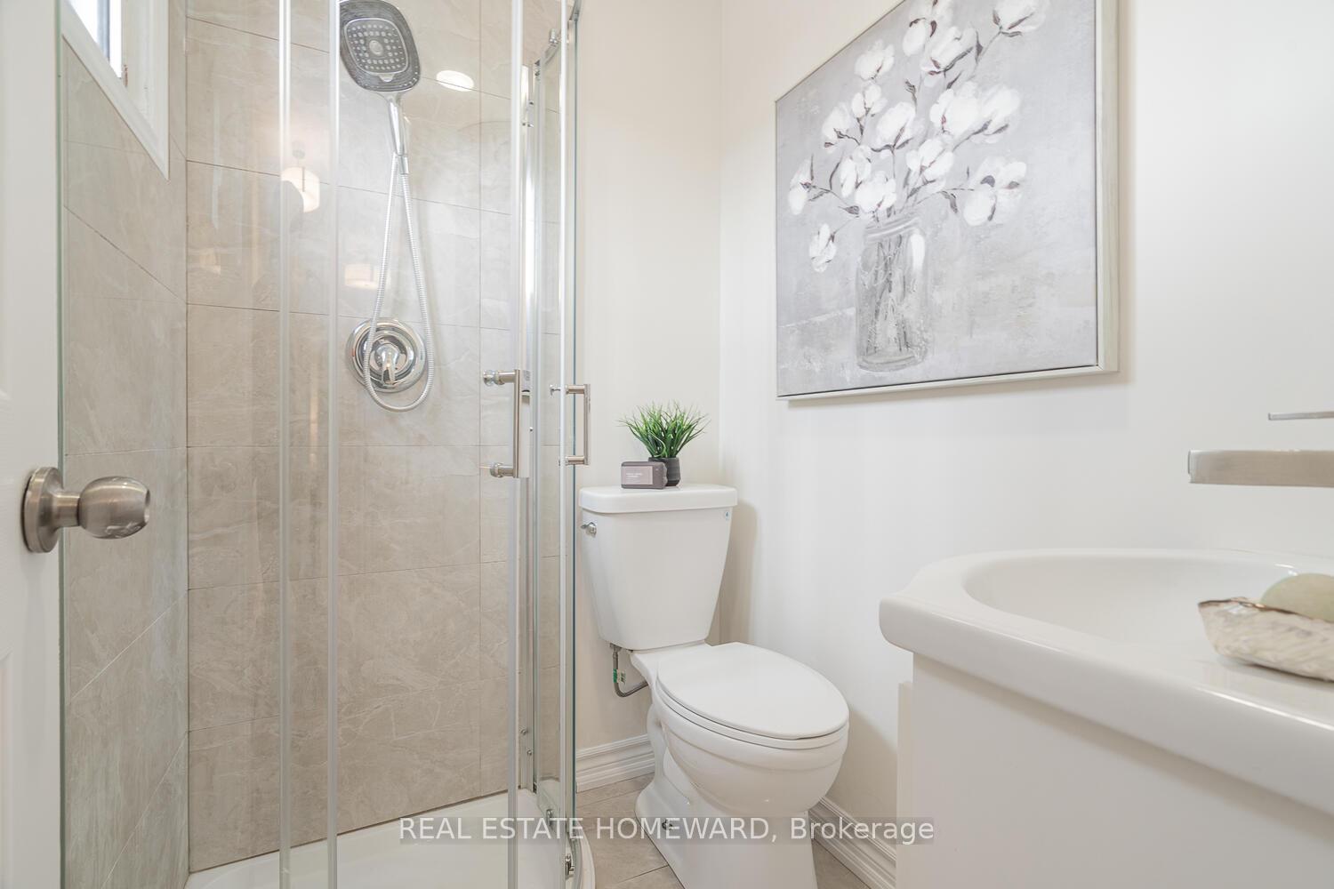Photo 23 of 726 Eglinton Avenue E, Toronto, Leaside — HOMEH