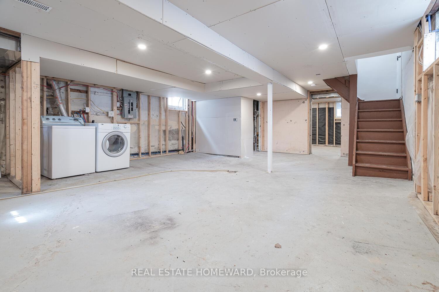 Photo 26 of 726 Eglinton Avenue E, Toronto, Leaside — HOMEH