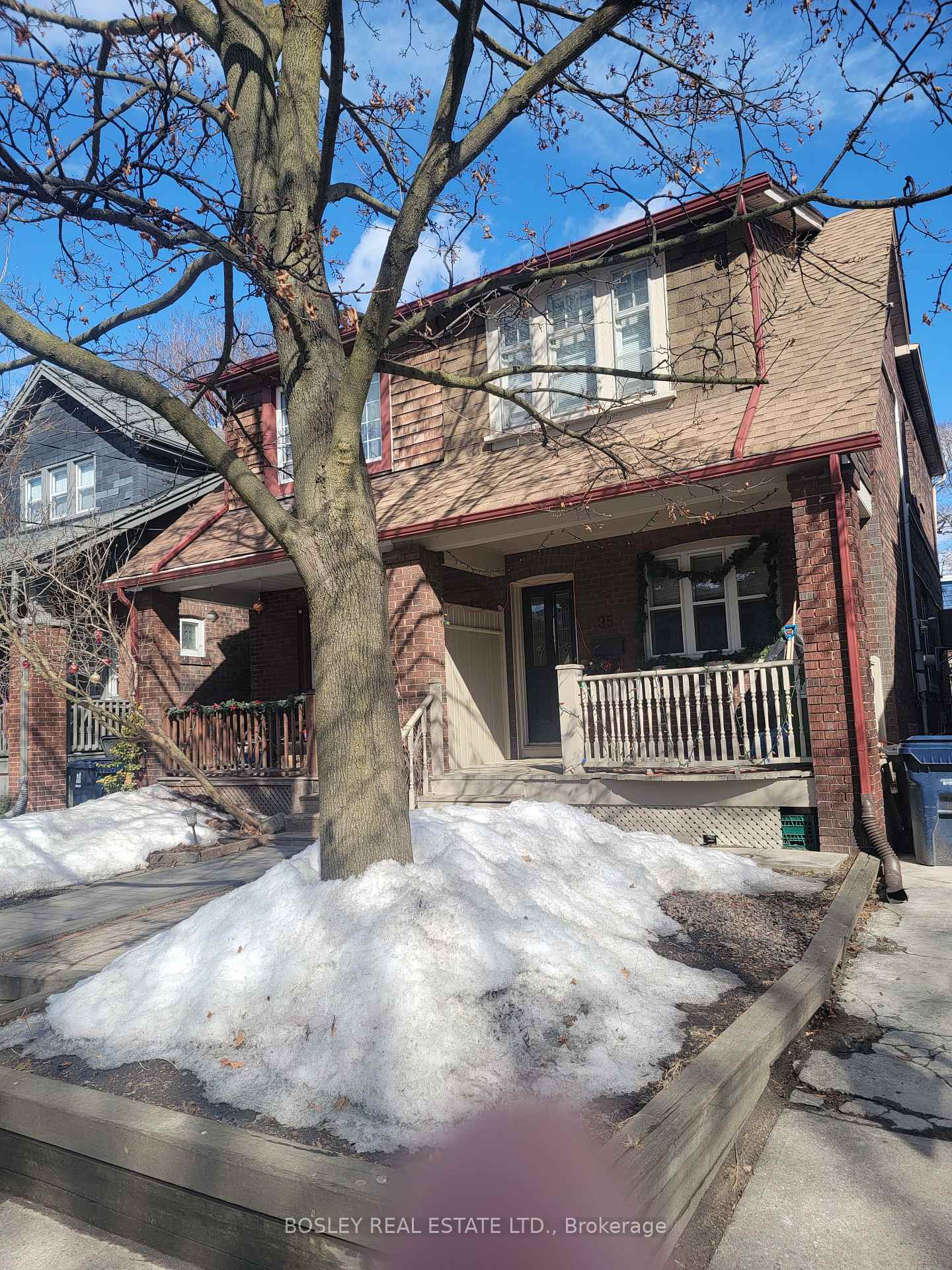 Front of 35 Gifford Street