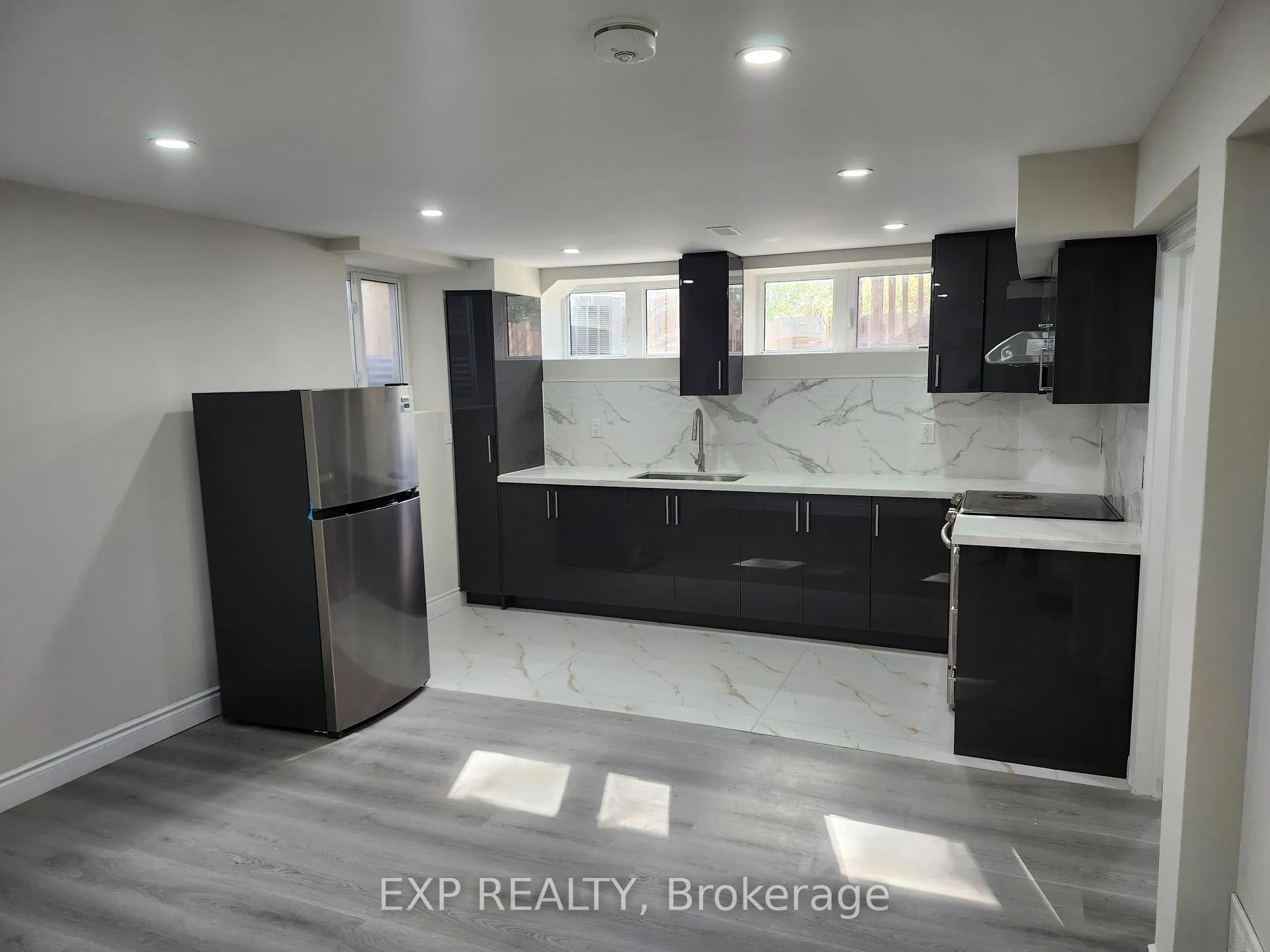 Photo 5 of 182 Esther Crescent, Thorold, Hurricane/Merrittville — HOMEH