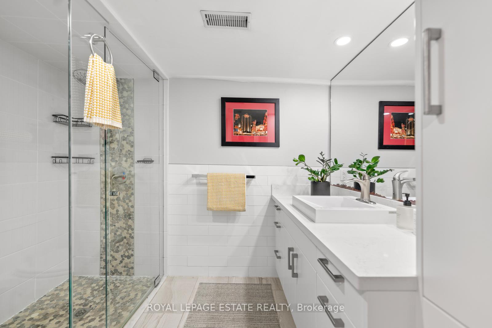 Photo 25 of 27 Lawlor Avenue, Toronto, East End-Danforth — HOMEH